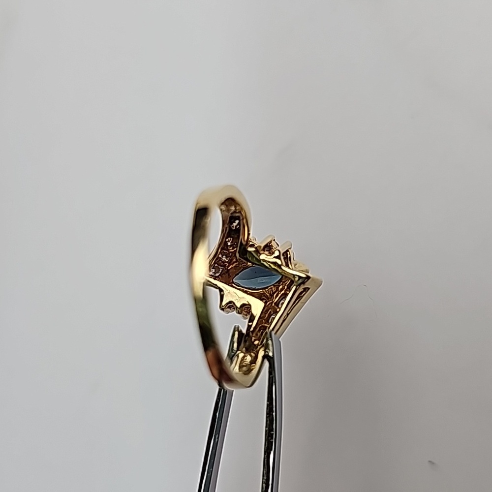 14KT YELLOW GOLD BLUE MARQUIS CUT SAPPHIRE AND DIAMOND RING - Picture 8 of 12